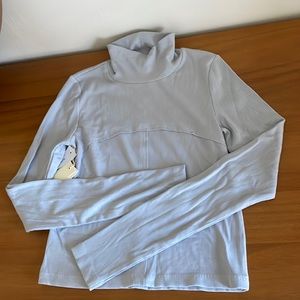 NWT WILFRED LUCIE TURTLENECK - pearl grey - Small